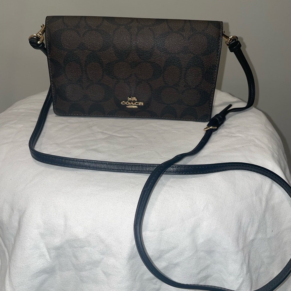 Coach Anna Crossbody in signature canvas, new without tags